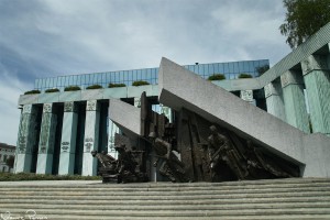 Monumentet till warszawaupproret 1944.